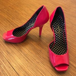 Jessica Simpson pumps